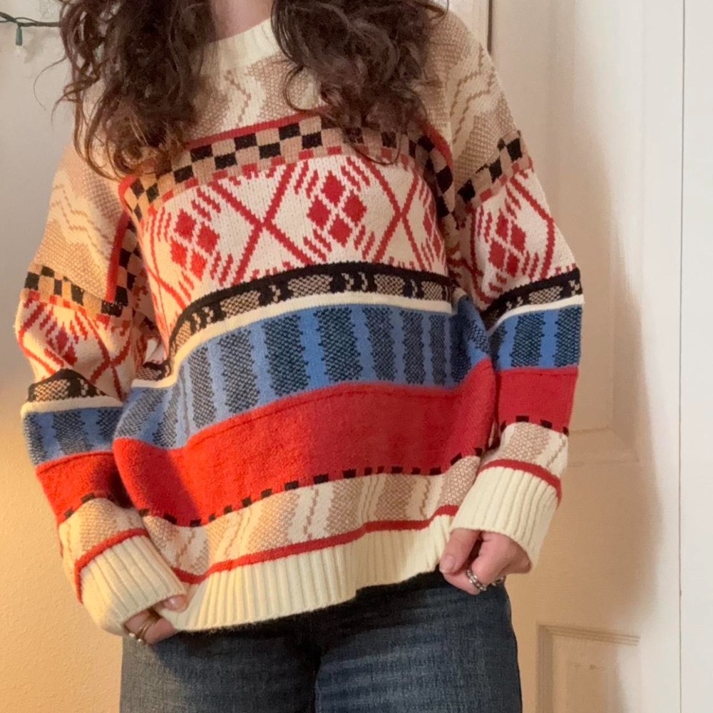 Cozy Multicolor Patterned Sweater - image 3